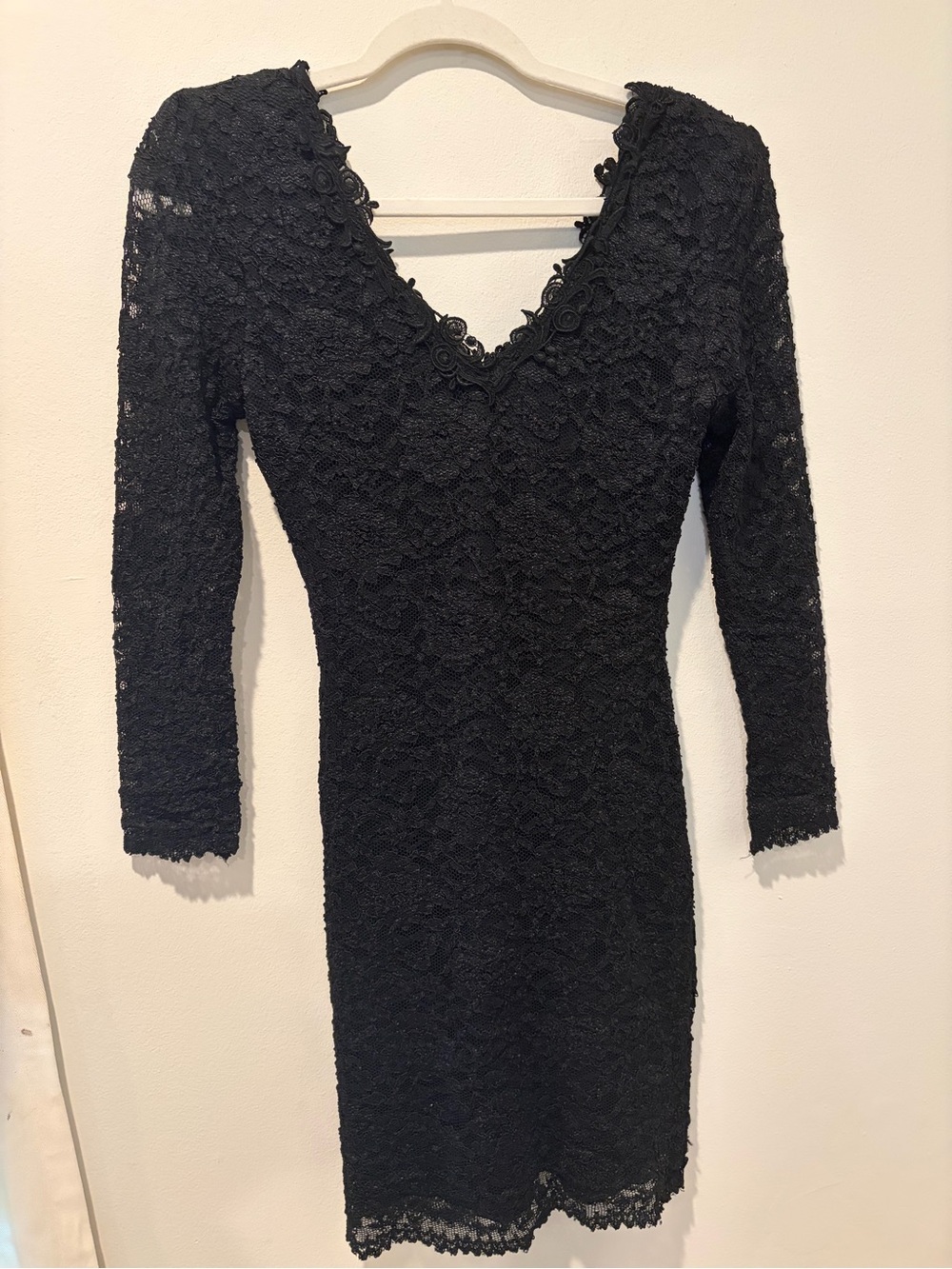 Susan Roselli Black Lace Long Sleeve V-Neck Sheath Dress